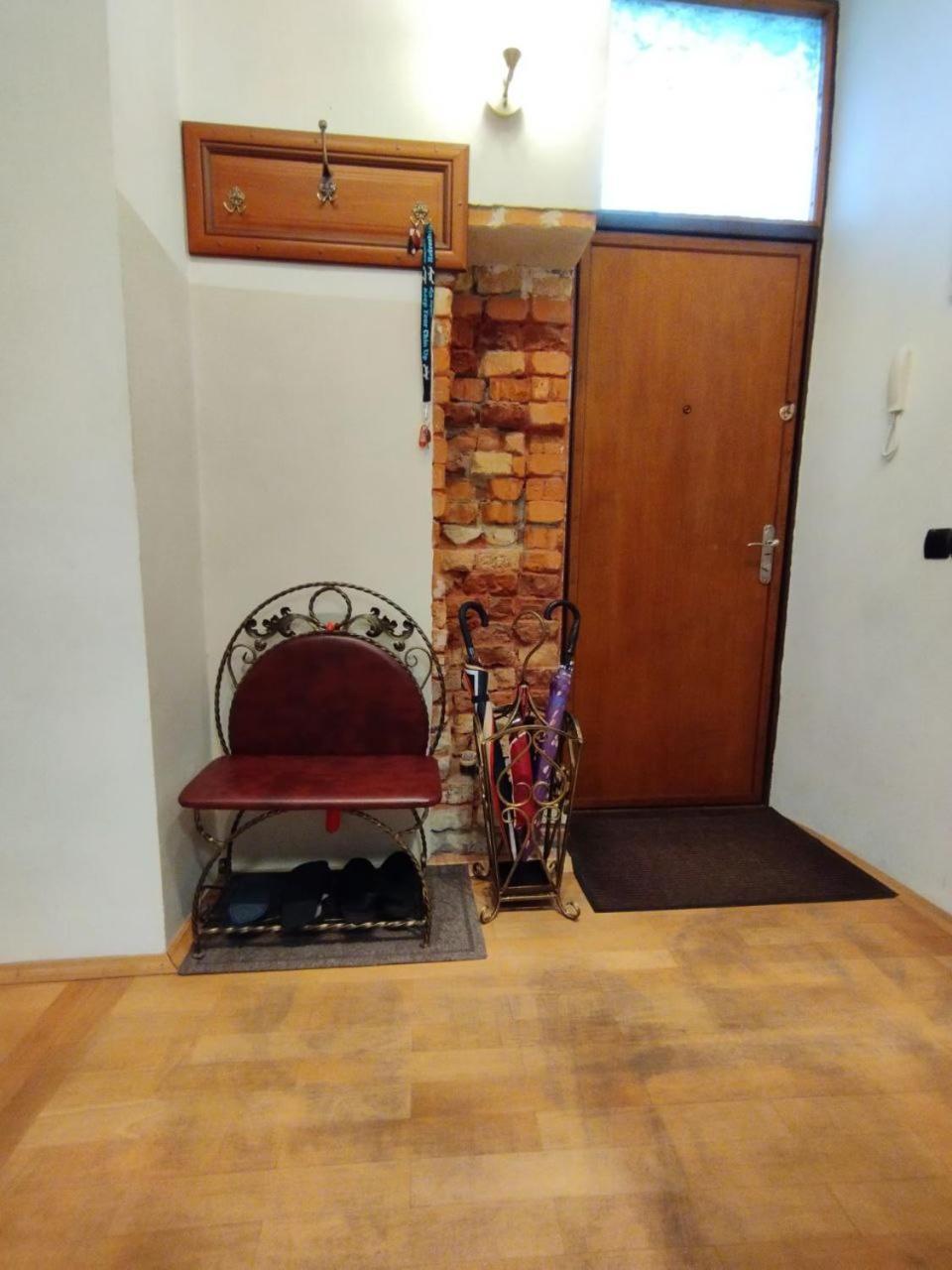 Family Stay In Lviv Buitenkant foto